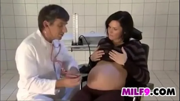 Klip energi HD Pregnant Woman Being Fucked By A Doctor