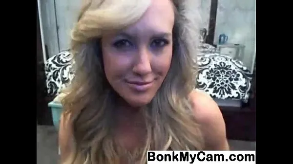 Klipy energetyczne Sexy MILF with big boobs on webcam HD