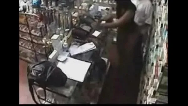 HD Real ! Employee getting a Blowjob Behind the Counter energy Clips
