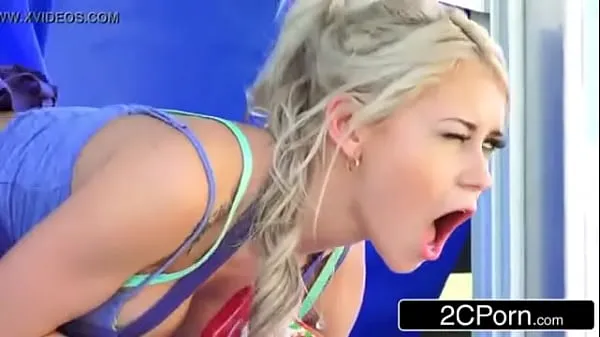 HD hot blonde babe serving hot dogs and fucked same time energy Clips