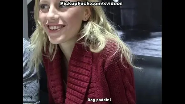 Klipy energetyczne Public fuck with a gorgeous blonde HD