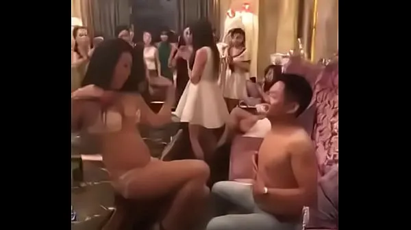 HD Sexy girl in Karaoke in Cambodia energiklipp