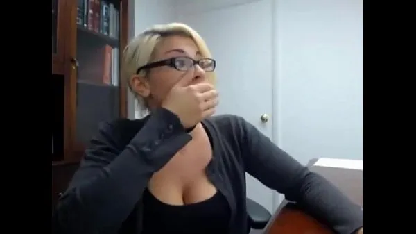 HD secretary caught masturbating - full video at girlswithcam666.tk คลิปพลังงาน
