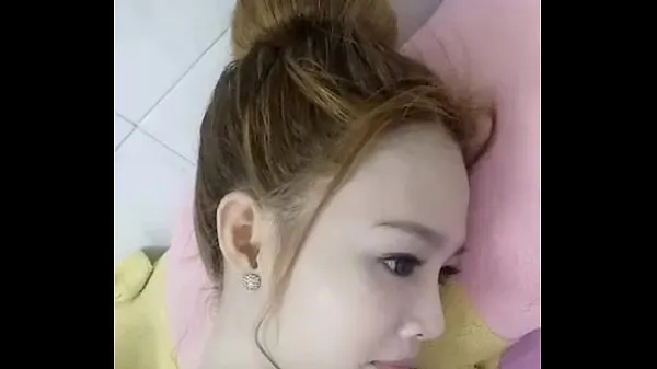 HD Vietnam Girl Shows Her Boob 2 energetické klipy