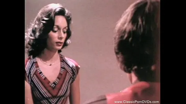 HD Vintage MILF From Classic 1972 Film energetické klipy