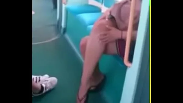 Klip energi HD Candid Feet in Flip Flops Legs Face on Train Free Porn b8