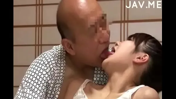 HD Delicious Japanese girl with natural tits surprises old man Klip tenaga