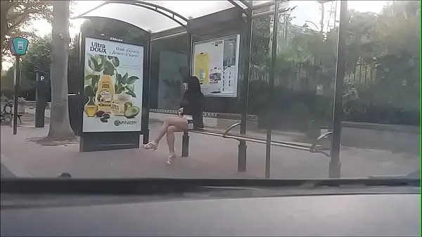 HD bitch at a bus stop energiklipp