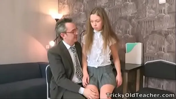 HD Tricky Old Teacher - Sara looks so innocent energetické klipy