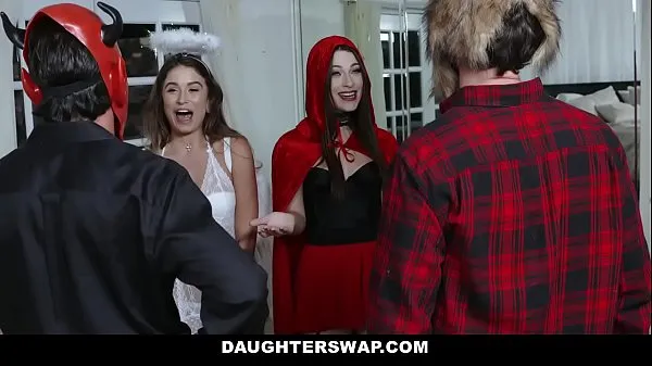 HD Cosplay (Lacey Channing) (Pamela Morrison) Receive Juicy Halloween Treat From StepDaddies ενεργειακά κλιπ