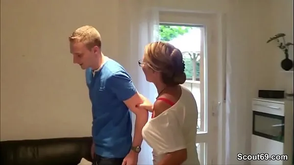 HD MILF fucks the pizza boy and her husband is watching energy Clips