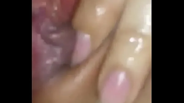 Clip năng lượng I have a lot of water to masturbate with my hands HD