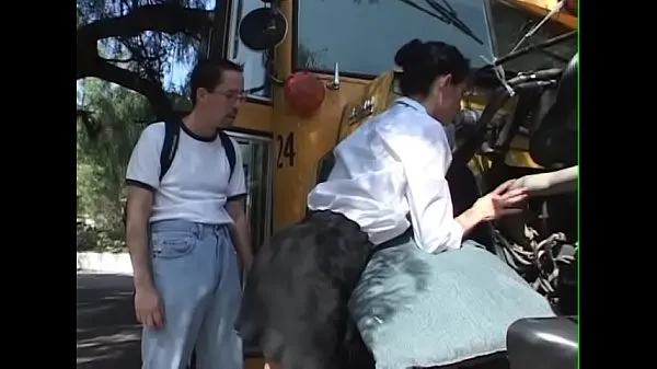 HD Schoolbusdriver Girl get fuck for repair the bus - BJ-Fuck-Anal-Facial-Cumshot energetski posnetki