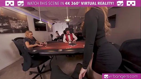 高清VR Bangers Busty babe is fucking hard in this agent VR porn parody能量剪辑