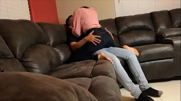HD Gorgeous Girl gets fucked by Landlord in Couch - Lexi Aaane مقاطع الطاقة