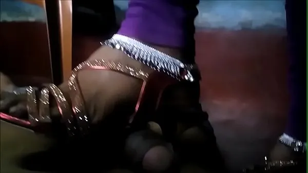 HD Indian Bhabhi Trampling dick in high heels and Anklets energetické klipy