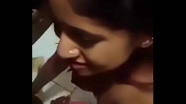 Clip năng lượng Desi indian Couple, Girl sucking dick like lollipop HD