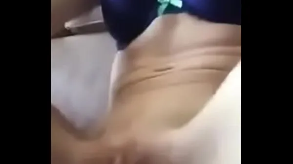 HD Young girl masturbating with vibrator Klip tenaga