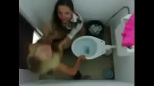 HD The video of the playing in the bathroom fell on the Net انرجی کلپس