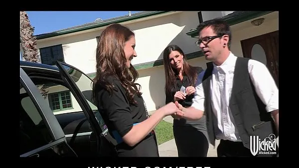 HD Pair of sisters bribe their car salesman into a threesome energialeikkeet