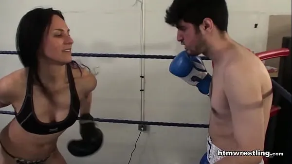 HD Femdom Boxing Beatdown of a Wimp energieclips