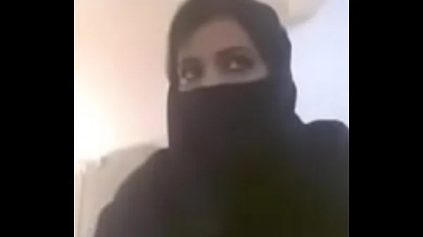 HD Muslim hot milf expose her boobs in videocall energetické klipy
