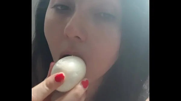 HD Mimi putting a boiled egg in her pussy until she comes energiklipp