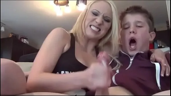 HD Lucky being jacked off by hot blondes energy Clips