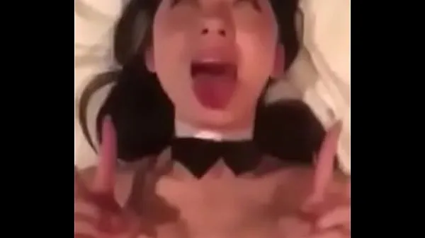 HD cute girl being fucked in playboy costume energetické klipy