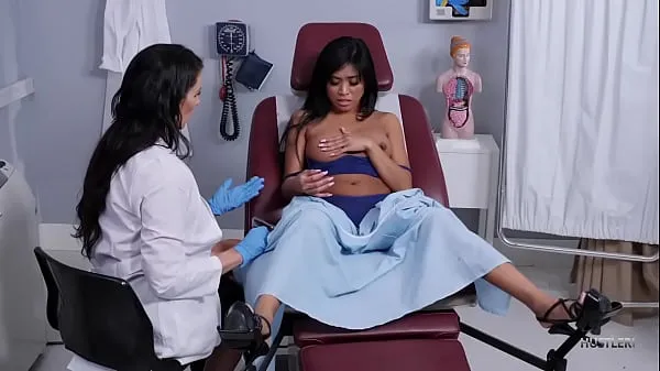 Klipy energetyczne Lesbian MILF examines Asian patient HD