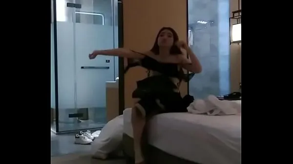 Klipy energetyczne Filming secretly playing sister calling Hanoi in the hotel HD