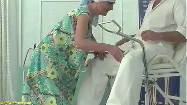 HD 85 years old rough fisted by her doctor مقاطع الطاقة
