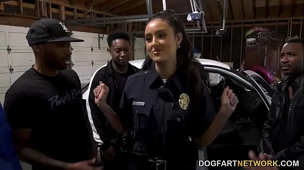HD Police Officer Job Is A Suck - Eliza Ibarra energetické klipy