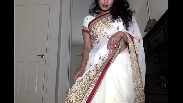 HD Desi Dhabi in Saree getting Naked and Plays with Hairy Pussy 에너지 클립