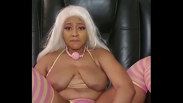 Klipy energetyczne Big Tit Ebony Teen Wears Ball Gag and Squirts HD
