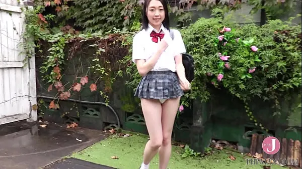 HD A in a skirt that is too mini shows a hole in her ass with a Y-shaped balance [PPMN-090 مقاطع الطاقة