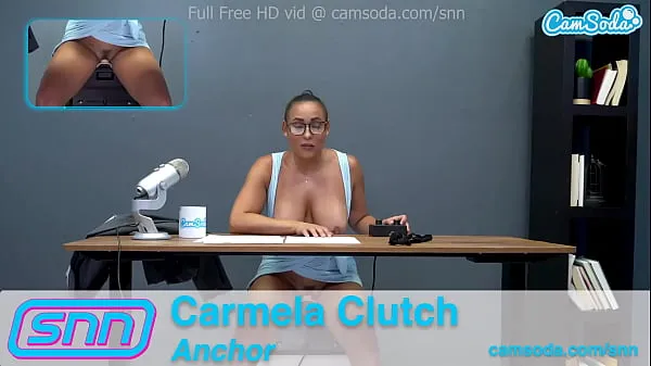 HD Camsoda News Network Reporter reads out news as she rides the sybian energia klipek