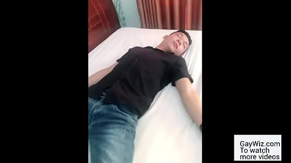 Clip năng lượng I tried to have sex with my friend after he drank a lot of beer HD