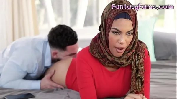 HD Fucking Muslim Converted Stepsister With Her Hijab On - Maya Farrell, Peter Green - Family Strokes clipes de energia