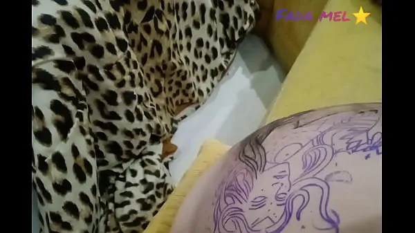 Clip năng lượng I did the tattoo without panties just to show the pussy and ass for the tattoo artist HD