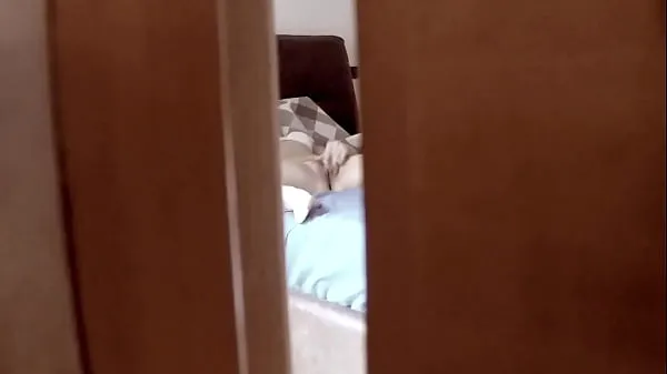 HD Spying behind a door a teen stepdaughter masturbating in bedroom and coming very intense energia klipek
