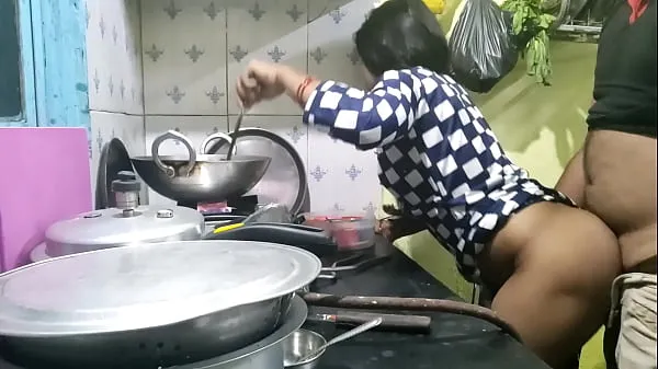 HD The maid who came from the village did not have any leaves, so the owner took advantage of that and fucked the maid (Hindi Clear Audio 에너지 클립