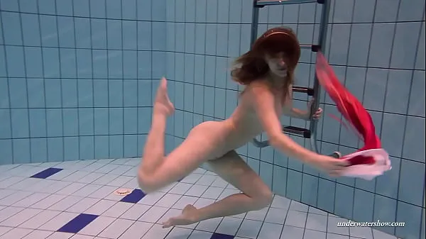 HD Bultihalo is a super beautiful sexy girl underwater energiklipp