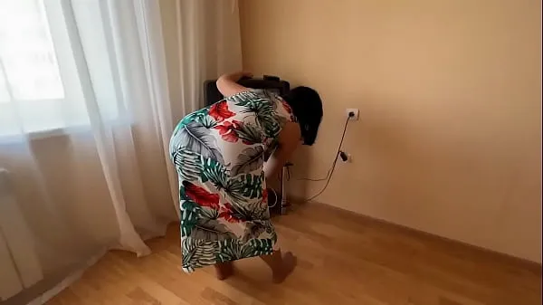 HD step Mom turned on the TV. Her big and elastic ass beckons to her son's sex Enerji Klipleri