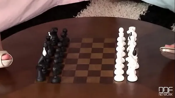 HD Hot lesbian chess game in bed energetski posnetki
