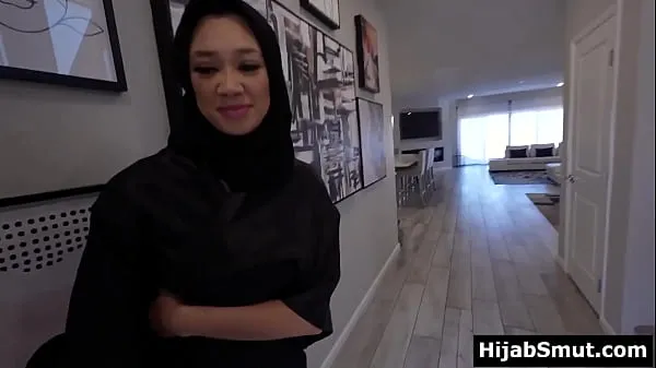 HD Muslim girl in hijab asks for a sex lesson مقاطع الطاقة