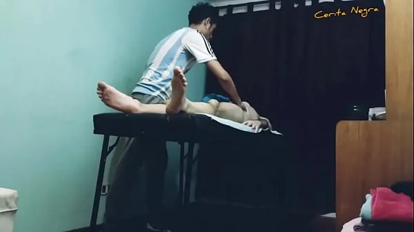 Clip năng lượng Massaging a male, I end up tasting his cock (part 1/2 HD