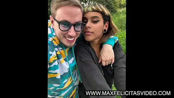 高清SEX IN CAR WITH MAX FELICITAS AND THE ITALIAN GIRL MOON COMELALUNA OUTDOOR IN A PARK LOT OF CUMSHOT能量剪辑