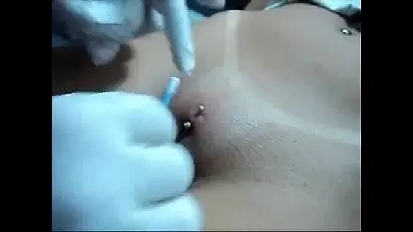 HD PUTTING PIERCING IN THE PUSSY energieclips