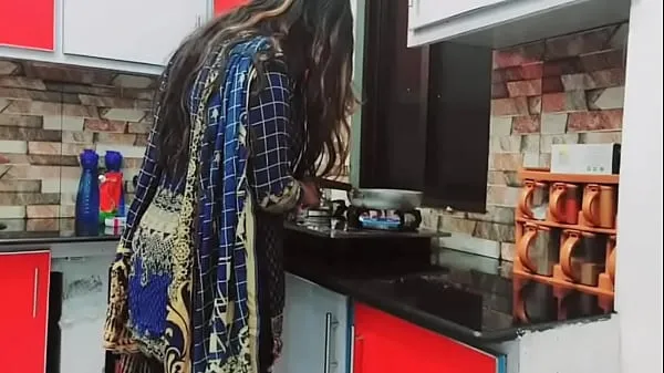HD Indian Stepmom Fucked In Kitchen By Husband,s Friend energiklipp